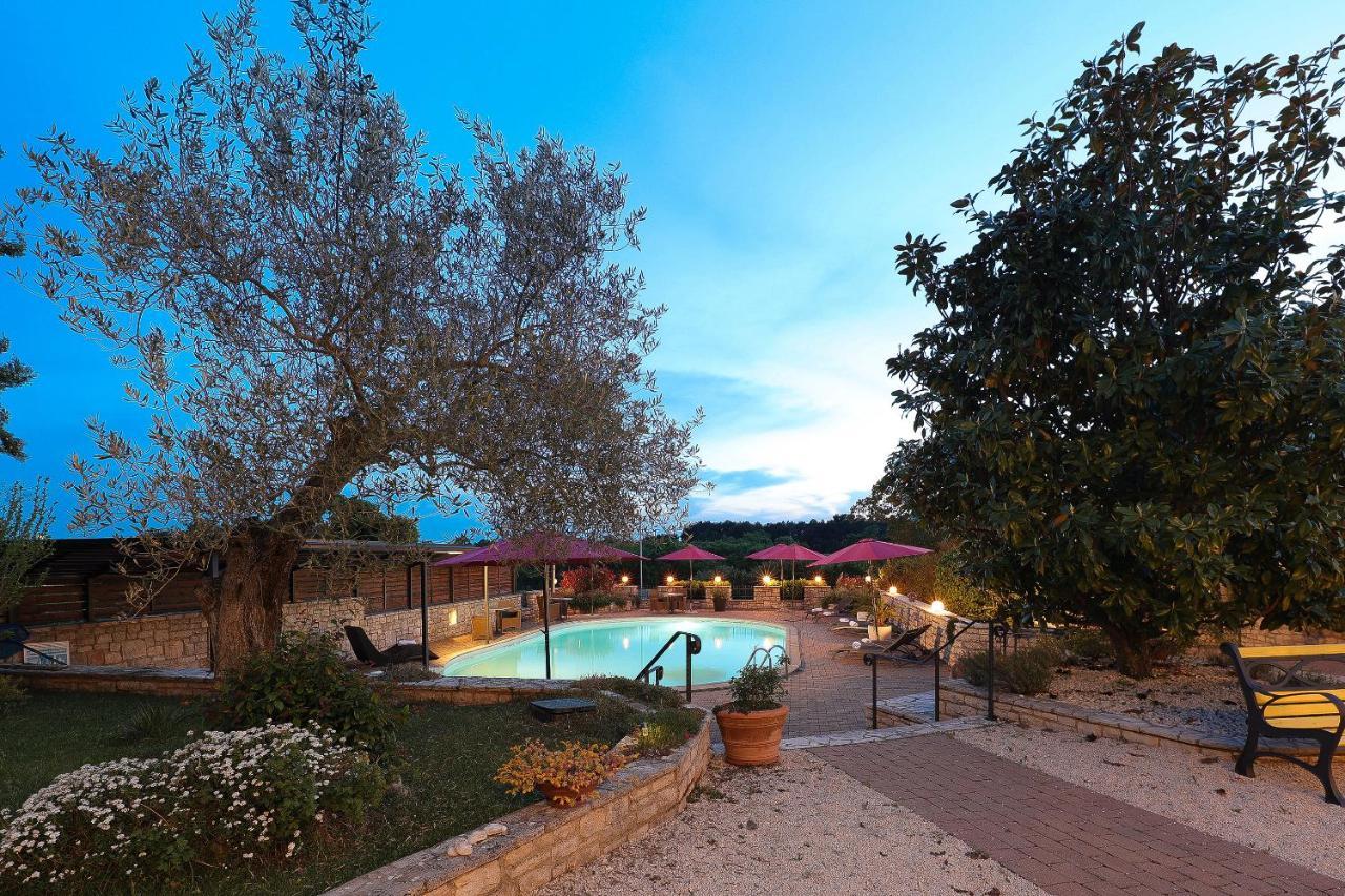 B & B Casa Rustica Dva Baladura Rooms Kanfanar Bagian luar foto