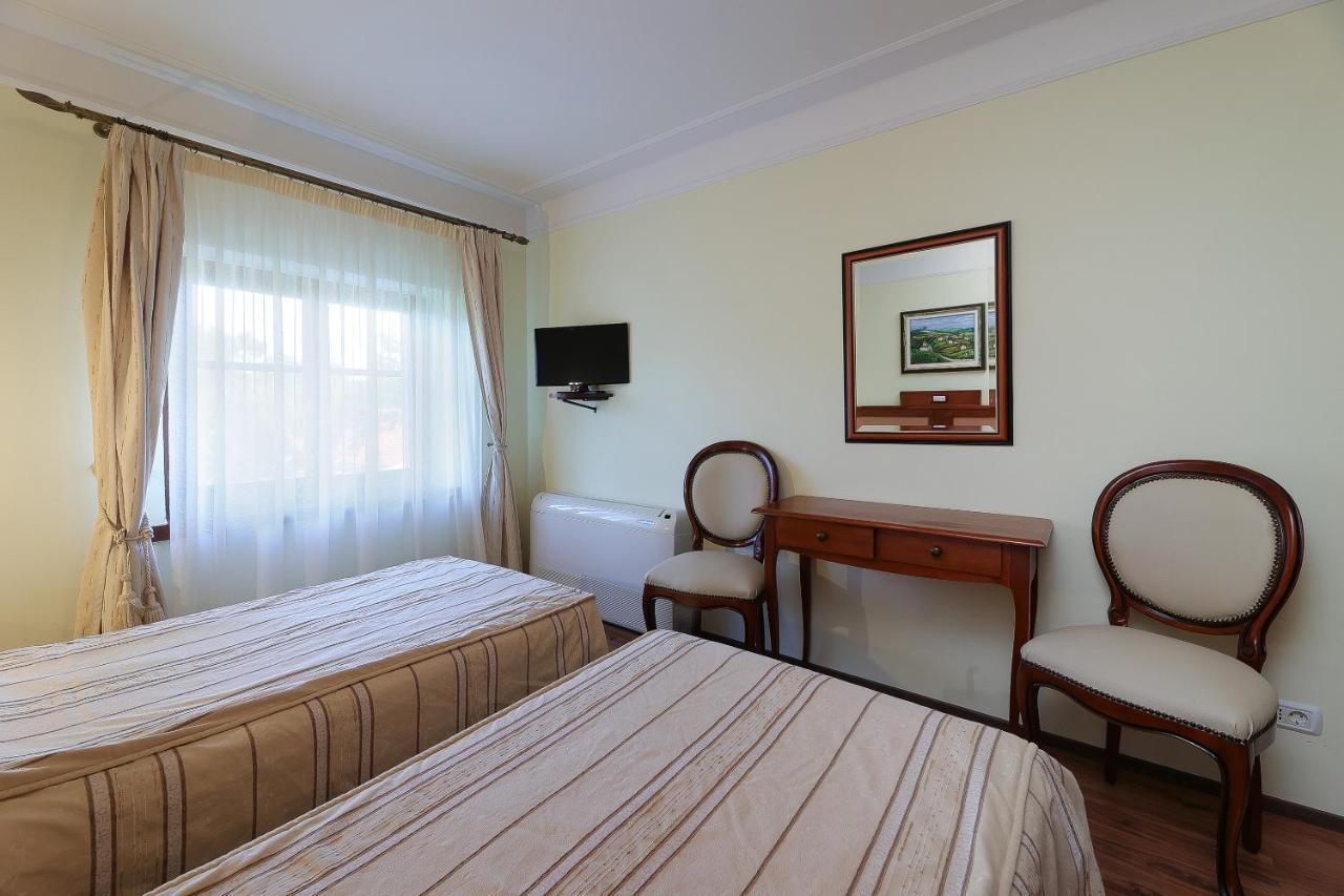 B & B Casa Rustica Dva Baladura Rooms Kanfanar Bagian luar foto