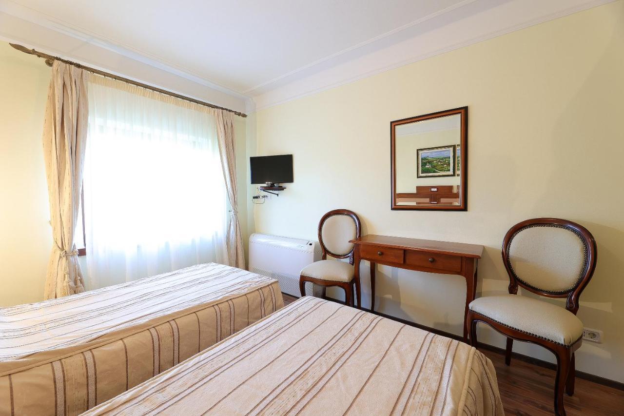 B & B Casa Rustica Dva Baladura Rooms Kanfanar Bagian luar foto